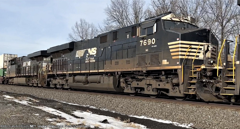 NS 7690